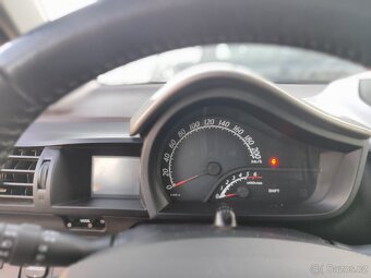 Toyota IQ, 1.4 diesel Maximální výbava - 16