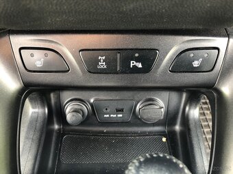HYUNDAI ix35 2.0 CRDI 135 kw 4x4 AUTOMAT r.v. 2015 - 16