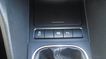 Volkswagen Golf, VI Team 1,6 TDI serviska Top 147 tkm. - 16