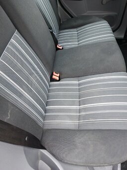 Ford Focus 2010 - 16