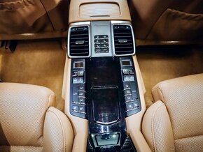Porsche Panamera 4S L Executive facelift 309kw - 16