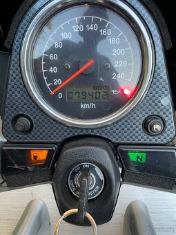 Suzuki SV650N - 16