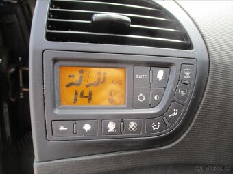 CITROEN GRAND C4 PICASSO 1,6i 88kw 7míst CZ 2011 - 16