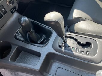Toyota Hilux 3,0 D-4D  Double Cab 4x4 (2014) - 16