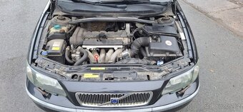 V70 2,4i 2002 7 míst tažné - 16