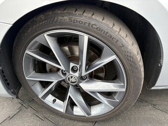 Škoda Superb 2.0TDi 110kW DSG7 SportLine, panorama, tažné - 16