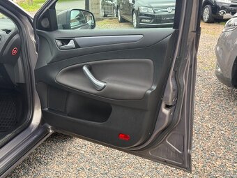 Ford Mondeo 2.0tdci 103kw combi (2012) 2.majitel - 16