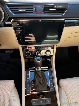 Škoda Superb 2.0 TDI DSG, 2019 — vzácná výbava - 16