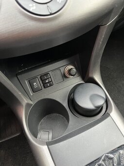 Toyota Rav4 D-4D 4x4 = Uzávierka, Top Stav, Bez korozie = - 16