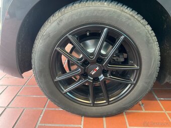 Volkswagen Touran 1.2TSi 81kW TAŽ Z. L+Z PNEU 2017 - 16