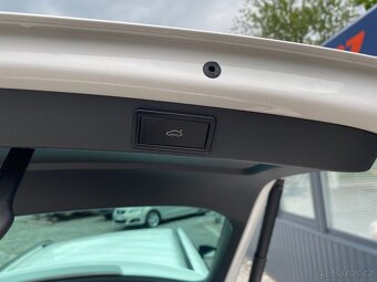 Škoda Octavia, 2.0TSI 162KW-RS - NAVI - 1xMAJ - 16