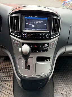 Hyundai H1 Grand Starex 2.5 CRDi 8 míst Automat - 16