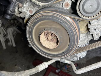 BMW E91 320D díly z motoru N47D20C - - 16