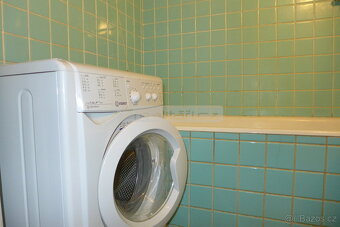 Prodej prostorného cihlového bytu 3+1 s balkonem a zahradou - 16