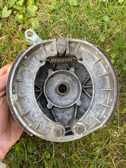 ORIGINÁL NEPOUŽITÉ PŘEDNÍ KOLO 16 NA MOTOCYKL JAWA ČZ - 16