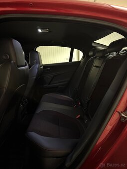 Jaguar XE 2.0D 4x4 R-SPORT DYNAMIC - 16