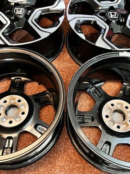 Honda CRV ORIGINÁL alu disky - model 2021 - ET 45 - 16