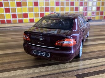 Modely Abrex 1:18 - 16