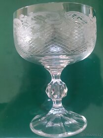 Broušené sklo - vázy, skleničky, popelník - 16