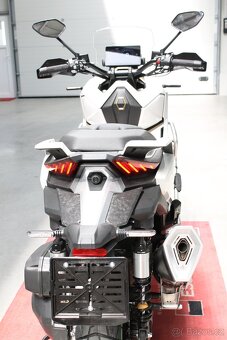 Zontes 368 Gizmo - adventure scooter - 16
