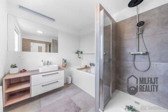 Nadstadardní 4+kk, 86 m2, poslední patro, Liberec, Sametová  - 16