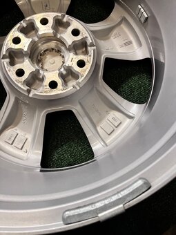 6x139.7 R20 Originál Dodge RAM 1500 model 2022 + senzory - 16