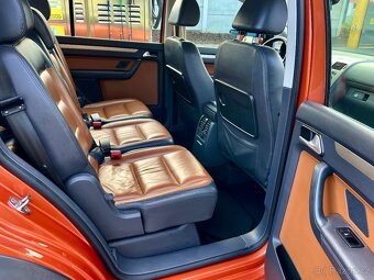 VOLKSWAGEN TOURAN CROSS 2.0 TDI,7 míst  - 16