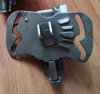 PRODÁM ORIGINÁL DÍLY MOTORU JAWA PÉRÁK 250 FJ / KOMUNISTA - 16