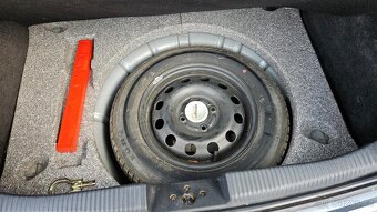 FORD FOCUS 1,6 16V COMFORT - 16