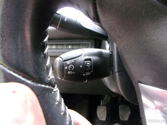 Peugeot 2008 1.2 VTi,navigace,1.majitel,serviskní kniha,TOP - 16