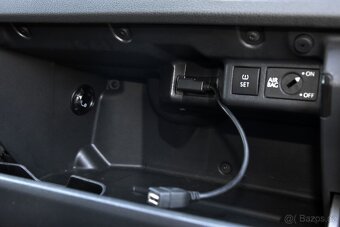 Volkswagen Polo 1.4 16V COMFORTLINE AUTOMAT,DKLIMA,TEMP,NAVI - 16