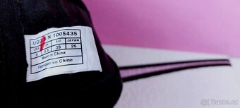 KOŽENÉ KOZAČKY S ROZŠIŘUJÍCÍM LEMEM - UGG - vel. 39 - 16