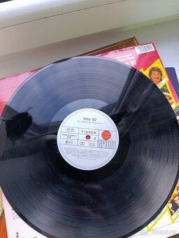 Staré nepoškozené vinylové desky - 16