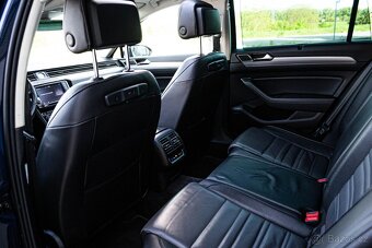 Volkswagen Passat Variant 2.0 TDI 190k Highline 4x4 RLINE - 16