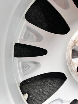 Toyota RAV4  - 4. Generace alu originál sada disku - ET45 - 16
