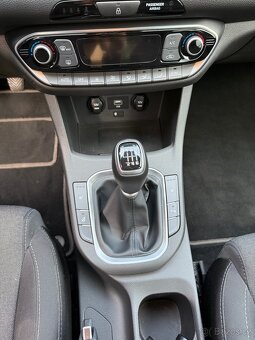 Hyundai i30 1.5i - 16