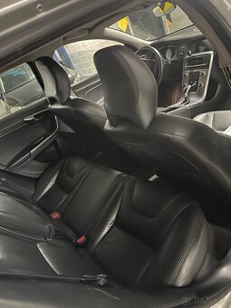 Volvo v 60 2.0d 2018 automat - 16