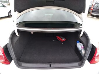 VOLKSWAGEN PASSAT CC 2.0 TDI DSG ČR - 16