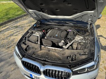 BMW 520d xDrive, 2021(Facelift),Nezávislé topení, 2 sady kol - 16