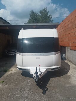 Karavan Hobby 495 UL Premium. Max. výbava - 16