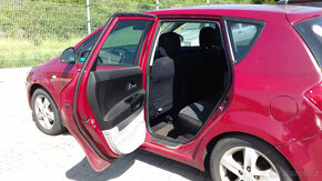 Kia Ceed 1,6 CRDi Původ ČR 1.majitel - 16