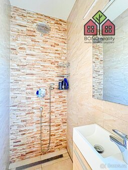 RD, 5+kk, plocha 134 m2, terasa 23 m2, zahrada 861 m2, klid, - 16