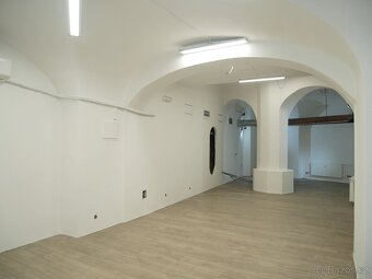 Pronájem restaurace 127m2 v centru města - 16