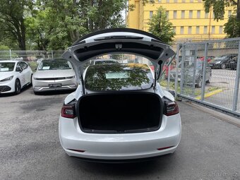 Tesla 3 Performance - 16