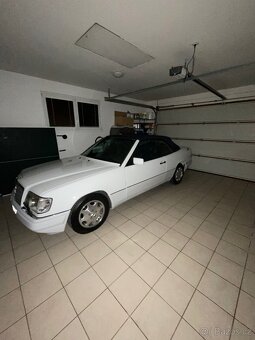 Mercedes e 320 cabrio 1995 - TOP STAV - 16