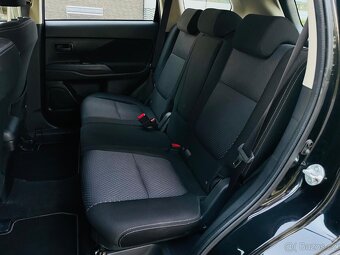 Mitsubishi Outlander 2.0i BENZÍN 2017 MANUÁL LED KAMERA 2WD - 16