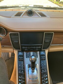 Porsche Panamera - 16
