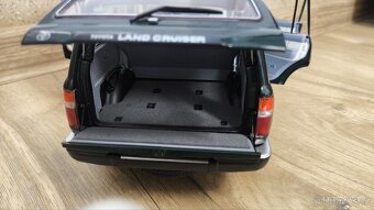 Model Toyota Land Cruiser LC80 1:18 Keng Fai - 16