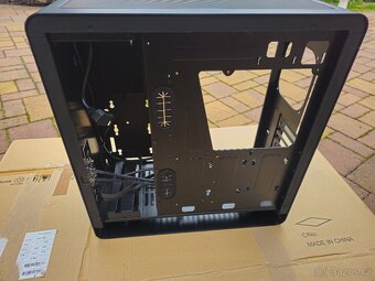 PC skříň Jonsbo UMX4 Black Window, hlíníková, RGB podsvícení - 16