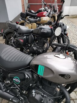 Royal Enfield Himalayan Scram 411 - 16